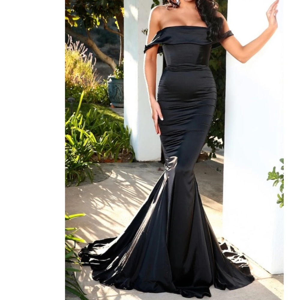 Delilah Corset Gown- black